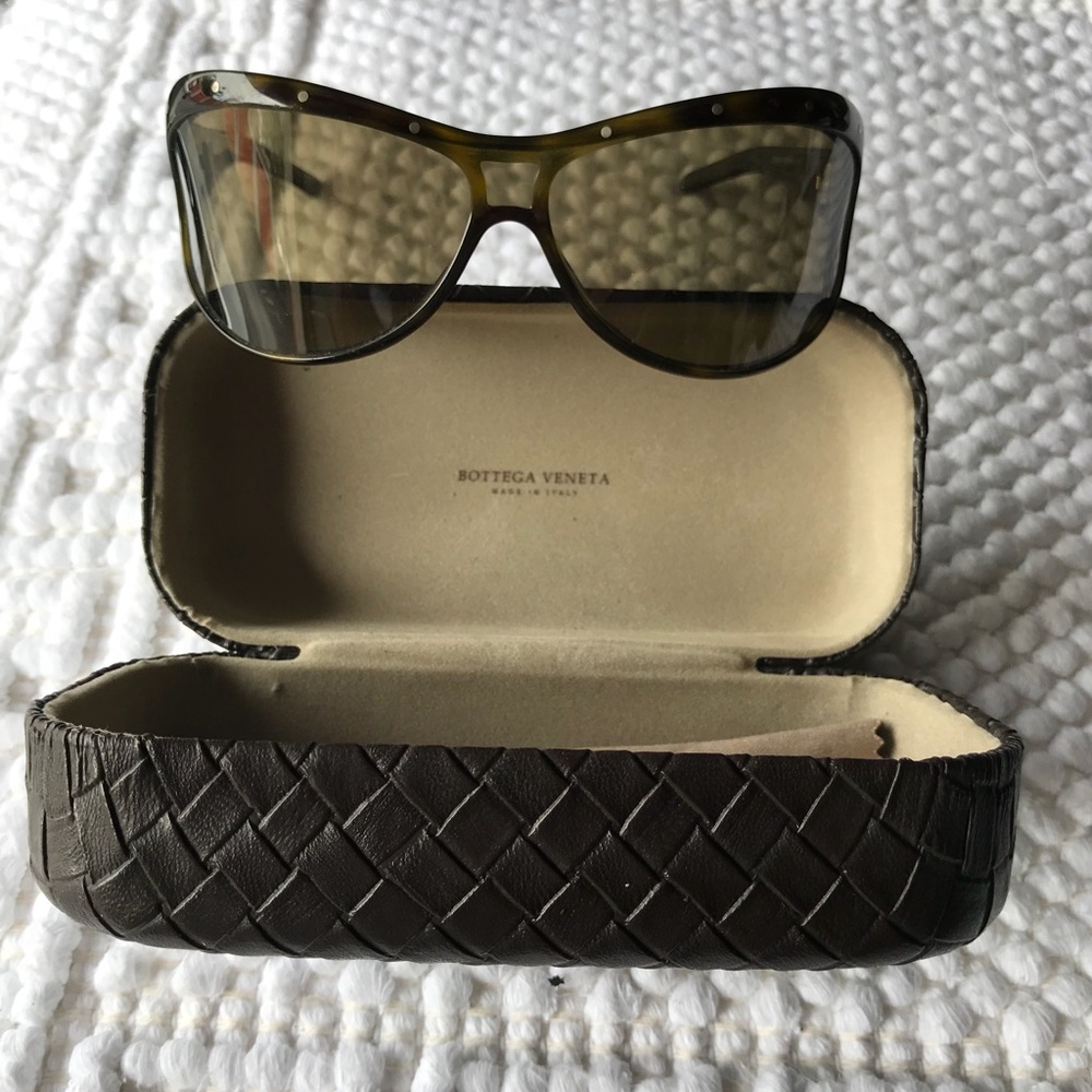 Bottega Vaneta Unisex Sun Glasses”One Of Kind”